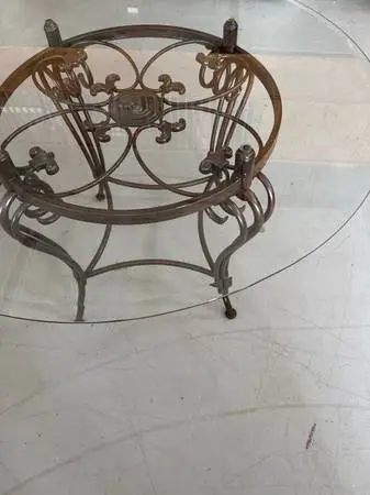 Round Table