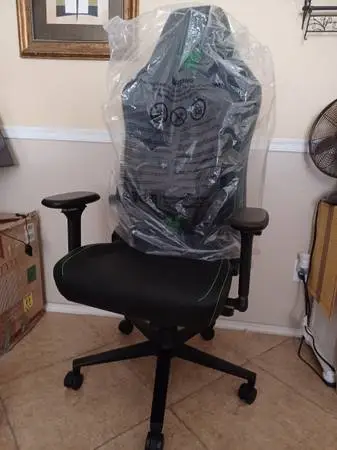 Razer Gaming Chair Black Iskur V2 *BRAND NEW*