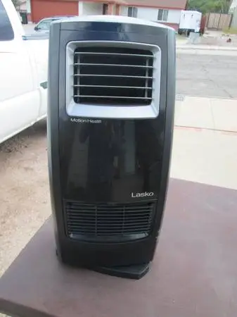 Lasko Motion Heat Space Heater with remote
