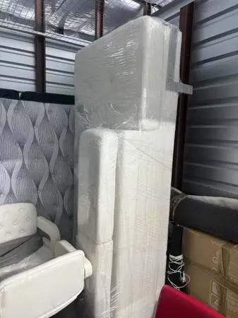 HALF OFF WHITE LEATHER