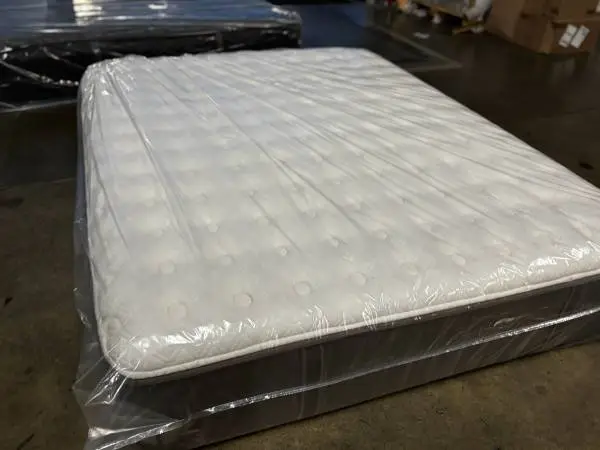Queen Stearns and Foster Estate Luxury Firm Mattress