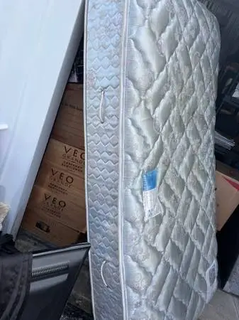 Twin mattress