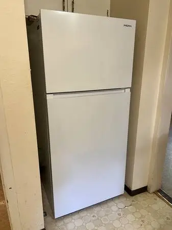 Mora 18 cu. ft. Top Freezer Refrigerator