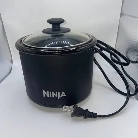 Ninja Slow Cooker SCR-05 Black with Glass Lid 35 Watt Cook for One