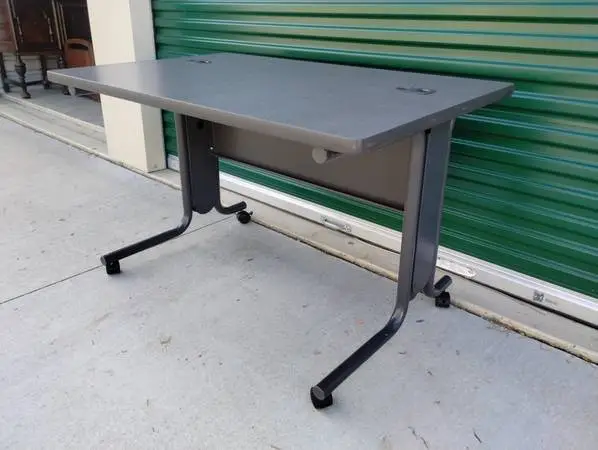 HON 4ft Rolling Workstation/Training Table - Like New Condition!