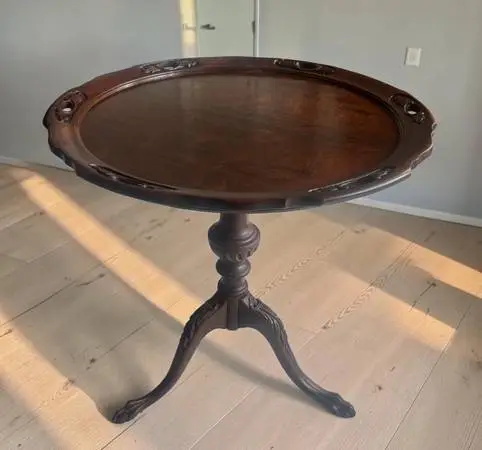 Beautiful Vintage Mahogany Carved Pie Crust  Table - 29x29