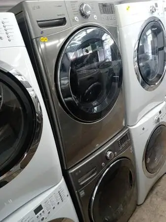 ★LG gray stackable front load washer and dryer set