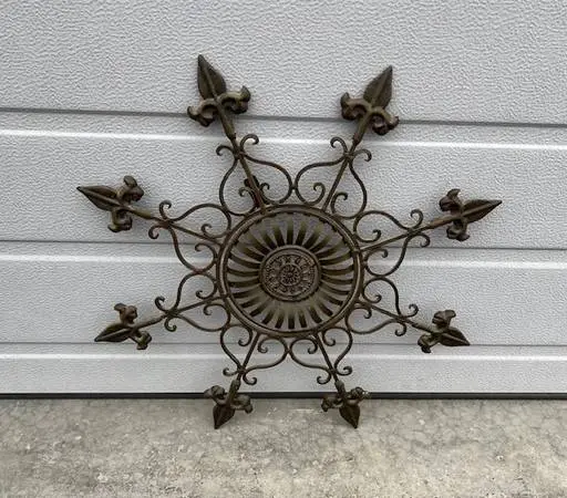 Wall Hanging (s) / Sign (s) at Creative Bargains