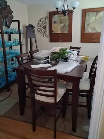 Pub style table and 8