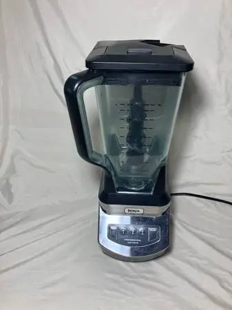 *READ* Ninja Professional Blender  NJ600 w/72 oz. Pitcher