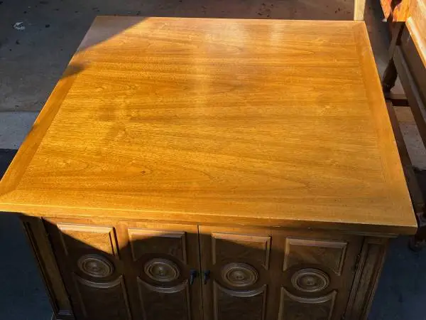 Mid Century Modern End Table or Side Table Cabinet