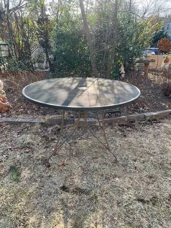 Vintage Mid century modern iron 44” patio table
