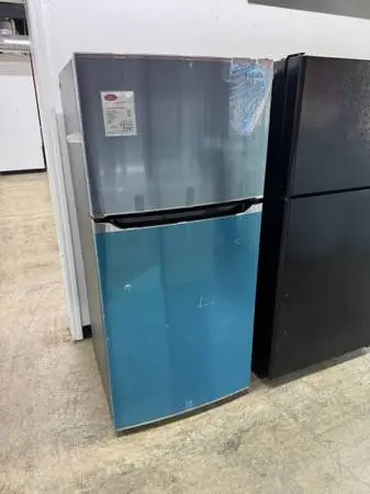 GAAV - NEW FRIGIDAIRE 30 STAINLESS REFRIGERATOR - FACTORY WARRANTY