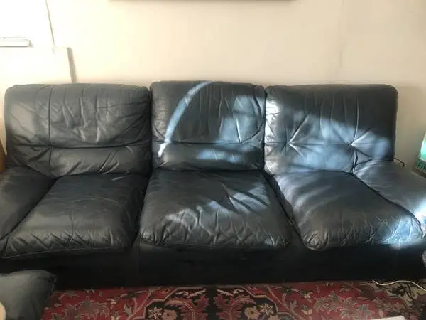 VERY BEAUTIFULL LEATHER SOFA AND 2 CHAIRS