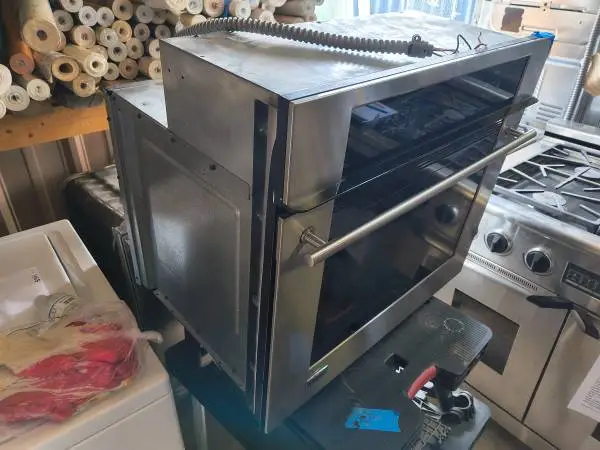 SS GE Monogram Wall Oven 4.4 Cu Ft Model # ZET9385SMSS Used Good Cond
