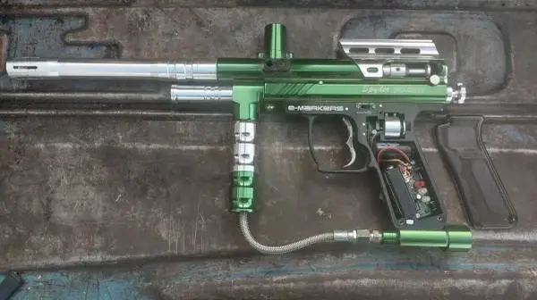 Spyder Paintball Gun
