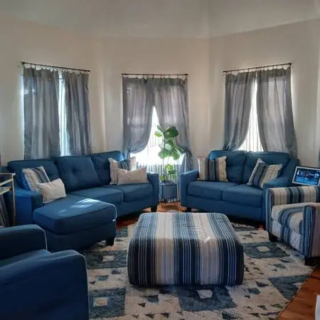 “Moving “ 5 Piece Living Room Set