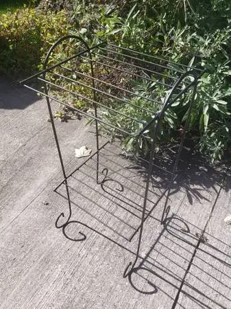 MC Metal Stand