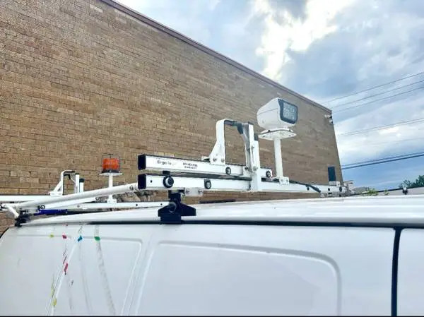 Prime Design ErgoRack Ladder Rack RR-GM-68-M + Golight + Beacon Savana / Express