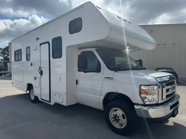 2021 25ft RV Scratch-n-Dent Special