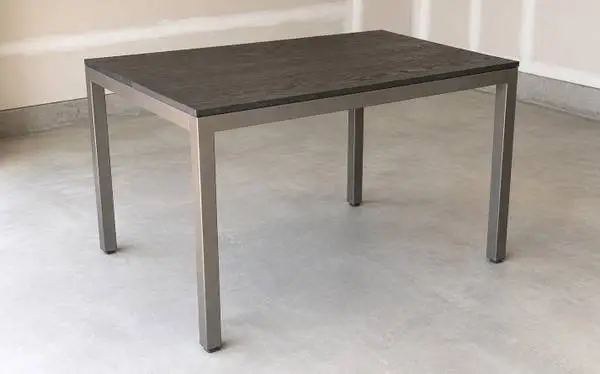 BRAND NEW 6-person dining table, metal base and solid wood top