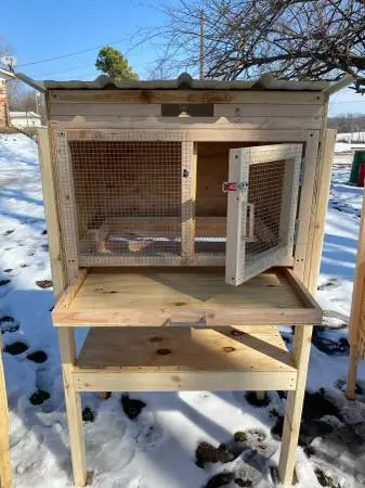 Chest High Rabbit Hutch (regular size)