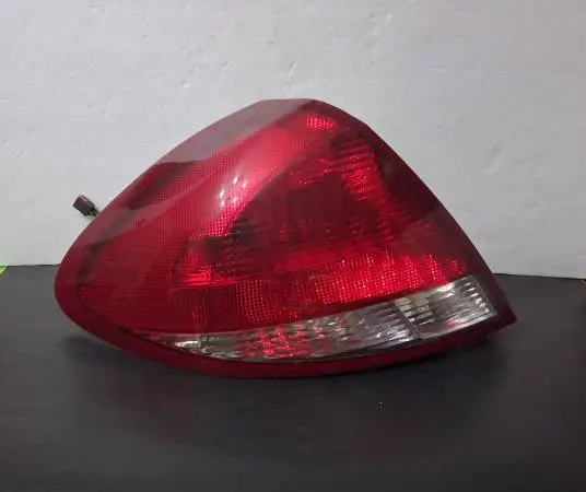 Ford Taurus LR Taillight 04-07