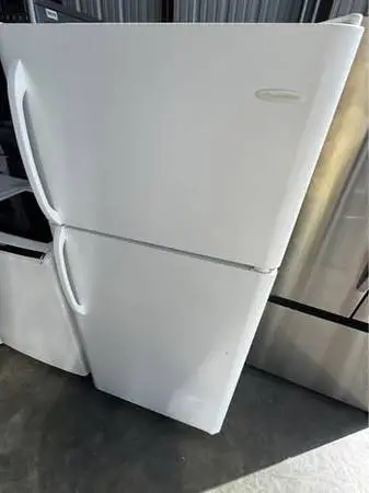 Frigidaire refrigerator top bottom door 18 cu.ft