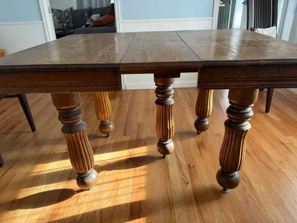 Vintage table with a leaf