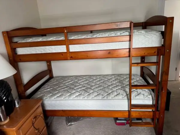 2 Twin bed frames w/ mattresses