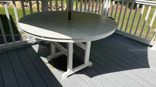 LL Bean all-weather outdoor table, 48 round