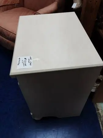 White  Night Stand 10326