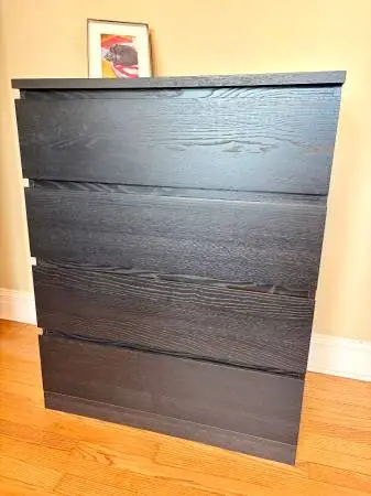 Modern 4-drawer Dresser