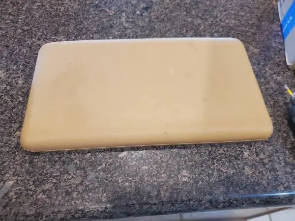 Hamper lid door
