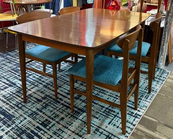 Dining Room Sets Tables Chairs Cabinets Hutches Blue Moon Antiques