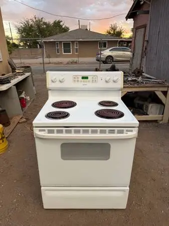 Hotpoint White Electric 220 Plug Stove For Sale $80 Or Best Offer