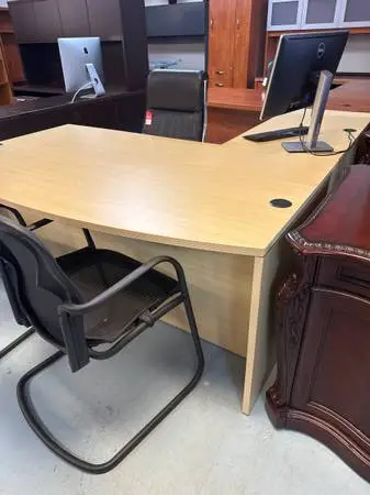 OFFICE FURNITURE: 36x72 WOOD DESKSLIQUIDATION !