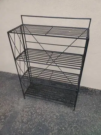 Metal plant stand
