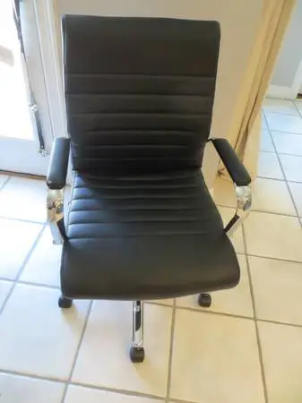 Office Chair Black Leather Chrome Seat Adjustable LIKE NEW!