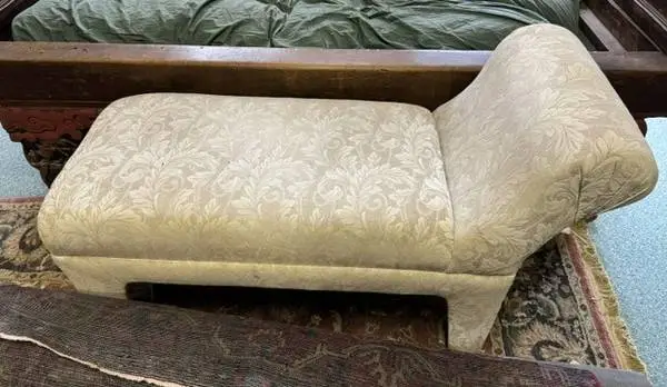 Chaise lounge