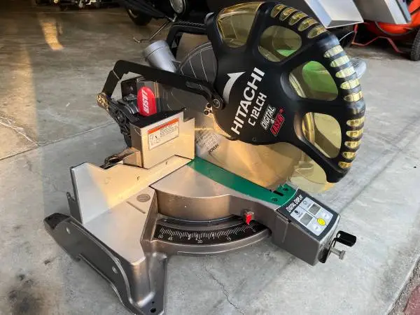 Hitachi Compound Miter Saw