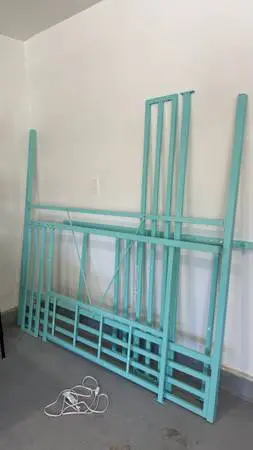 Kids twin platform bed