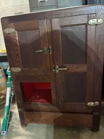 Vintage Furniture Numerous Pieces