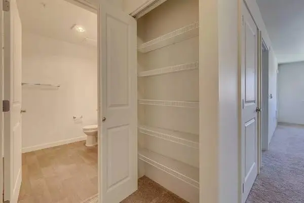 Spacious 1 Bed, 1 Bath. 671 SqFt! Wonderful community! Visit today!