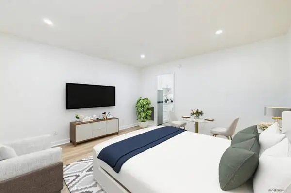 Studio in Mission Hills w/ Pet-Friendly + Recessed Lighting + Quartz