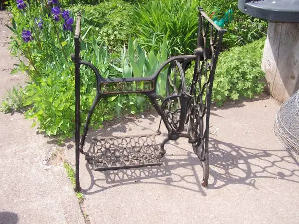 Antique Singer Sewing Machine Metal Stand ONLY