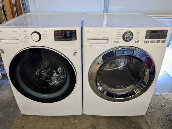 Nice LG HE Washer GAS Dryer set. Would DELIVER
