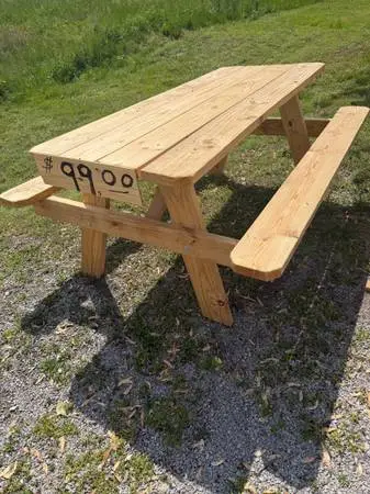 Picnic table