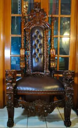 Throne Chair