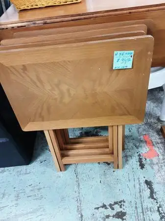 4-TV Trays with Stand  10679